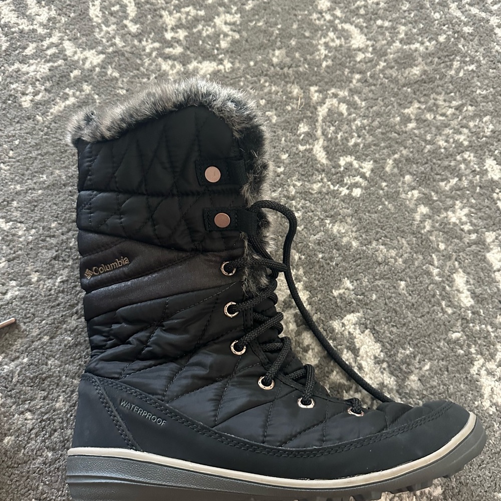 Columbia Women's Black Quilted Waterproof Boots